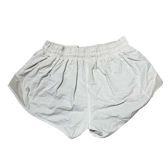 Lululemon Hotty Hot Short II *2.5" - Picture 1 of 5